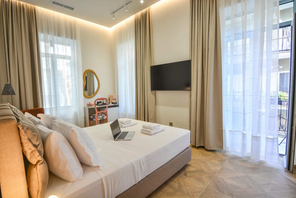 Room 4 2